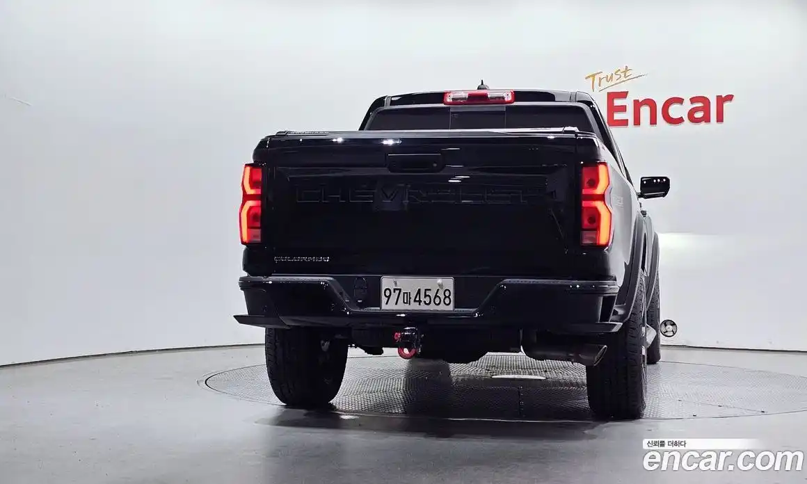 Chevrolet Colorado 2024 2.7 автомат (гидро), фото 4