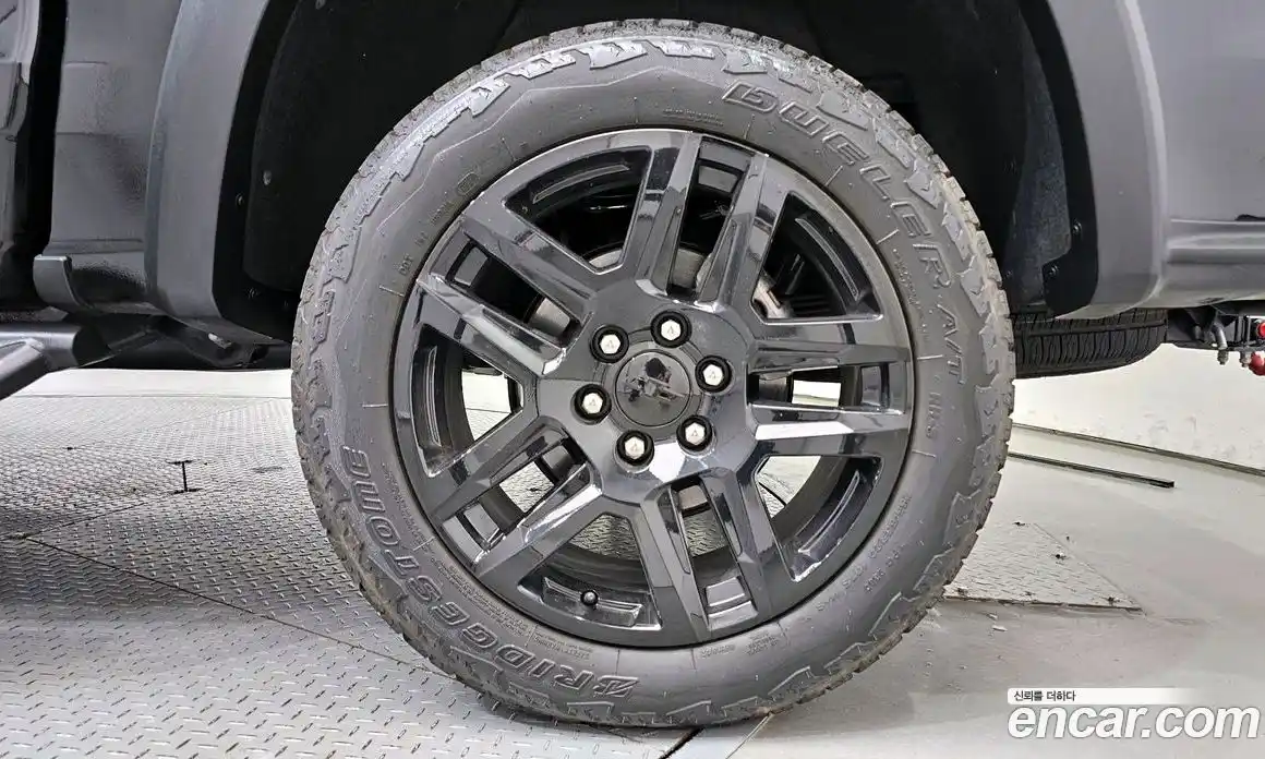Chevrolet Colorado 2024 2.7 автомат (гидро), фото 7