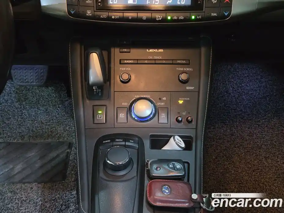 Lexus CT200h 2015 1.8 гидро, фото 13