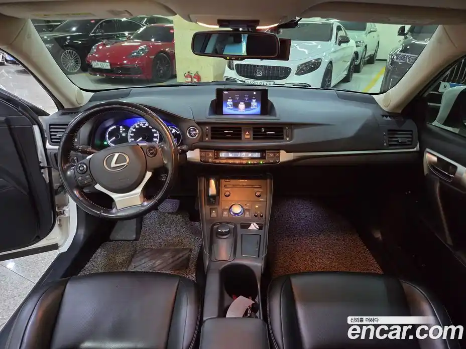Lexus CT200h 2015 1.8 гидро, фото 8