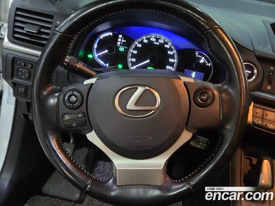Lexus CT200h 2015 1.8 гидро, фото 9