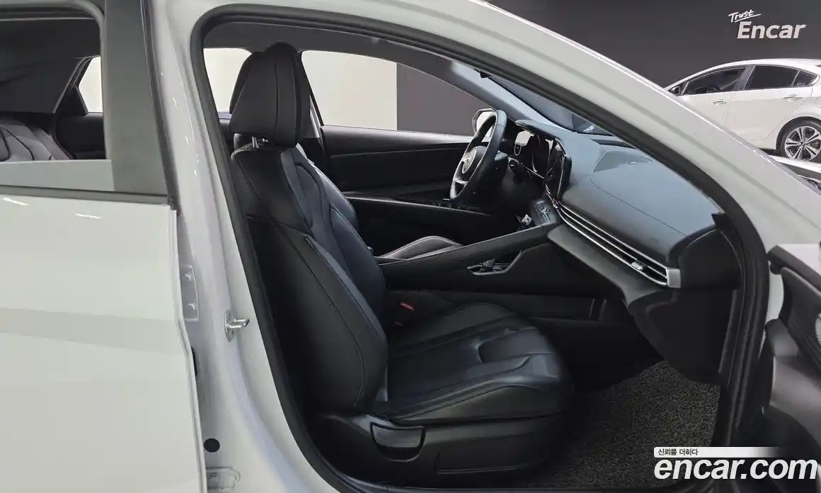 Hyundai Avante 2021 1.6 автомат (гидро), фото 17