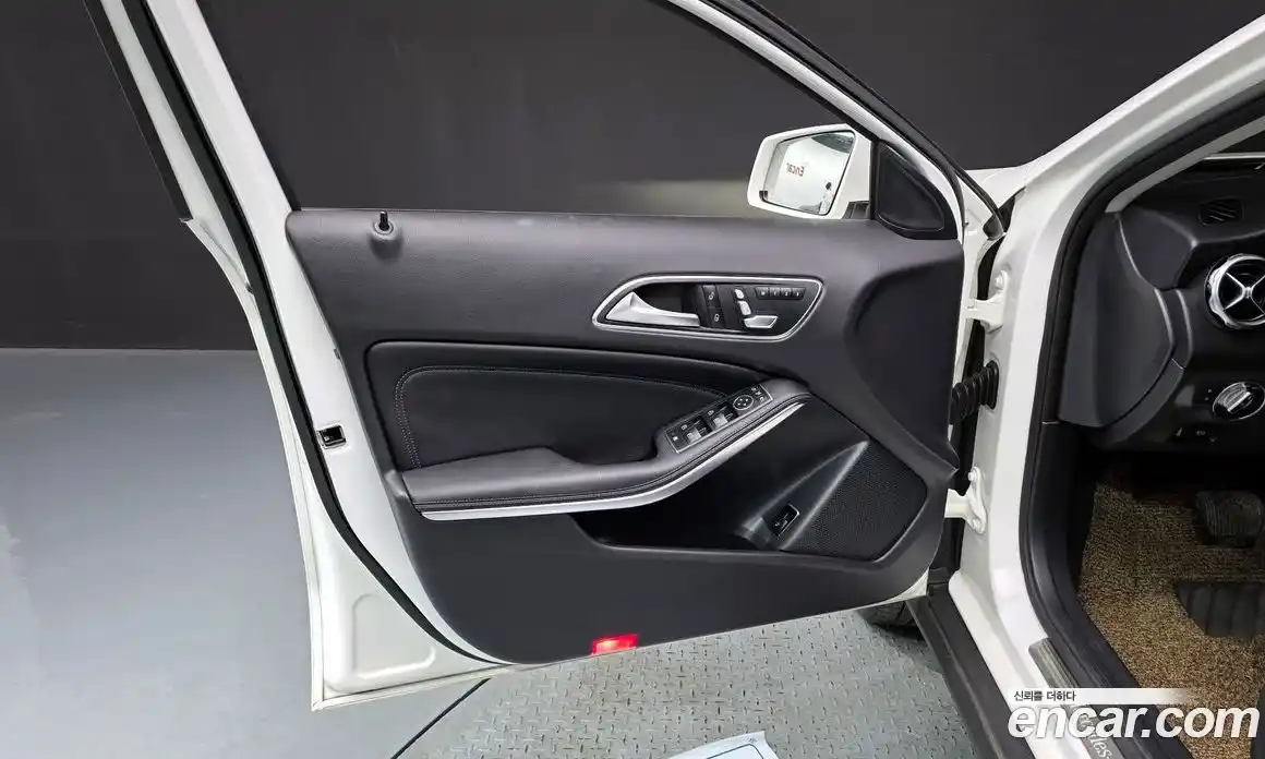 Mercedes-Benz GLA-Class 2019 2.0 гидро, фото 14 Mercedes-Benz GLA-Class 2019 2.0 гидро, фото 14