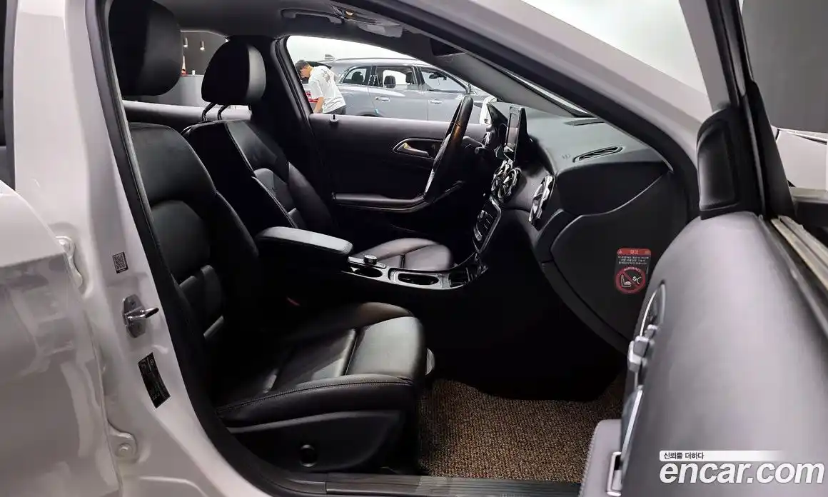 Mercedes-Benz GLA-Class 2019 2.0 гидро, фото 17 Mercedes-Benz GLA-Class 2019 2.0 гидро, фото 17