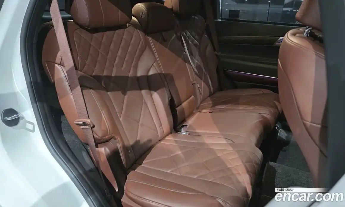 Genesis GV80 2024 2.5 гидро, фото 17