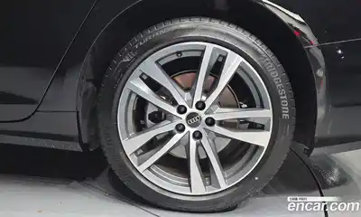 Audi A6 2023 2.0 автомат (гидро), миниатюра 7