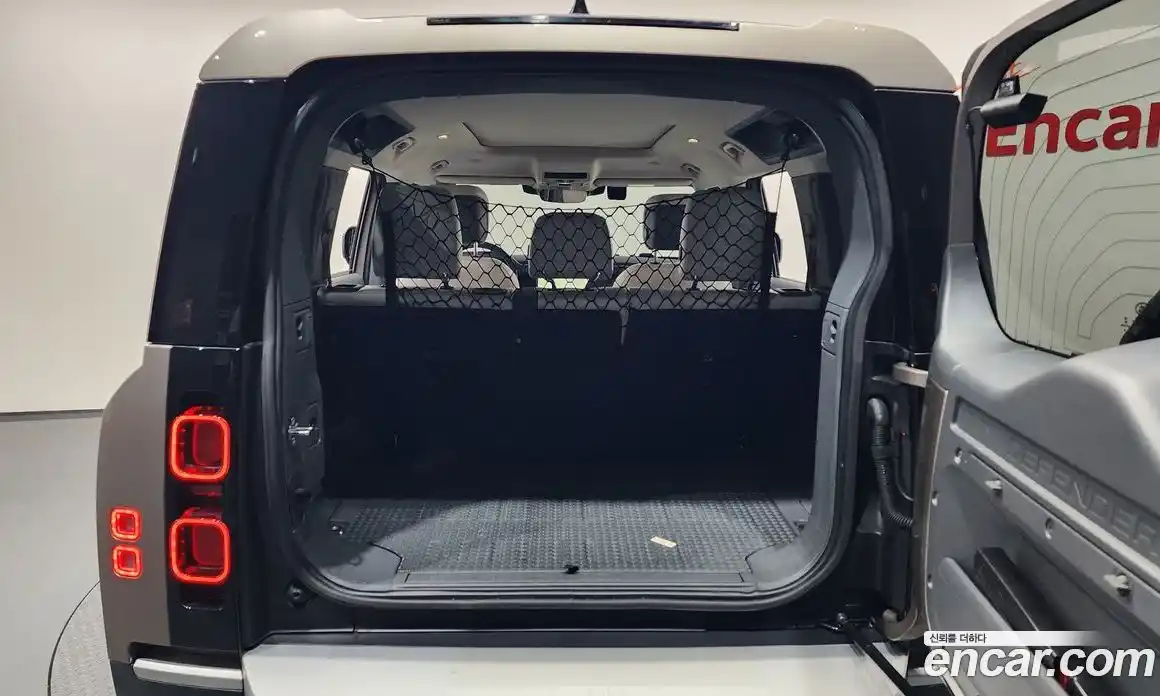 Land Rover Defender 2022 3.0 автомат (гидро), фото 26