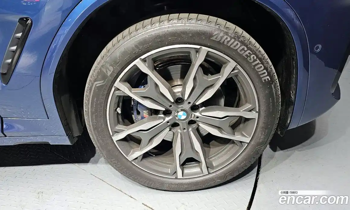 BMW X4 2025 2.0 гидро, фото 7