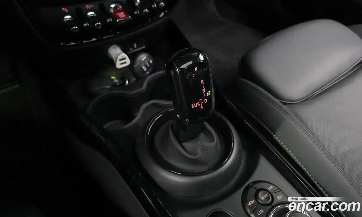Mini Clubman 2023 2.0 автомат (гидро), фото 12