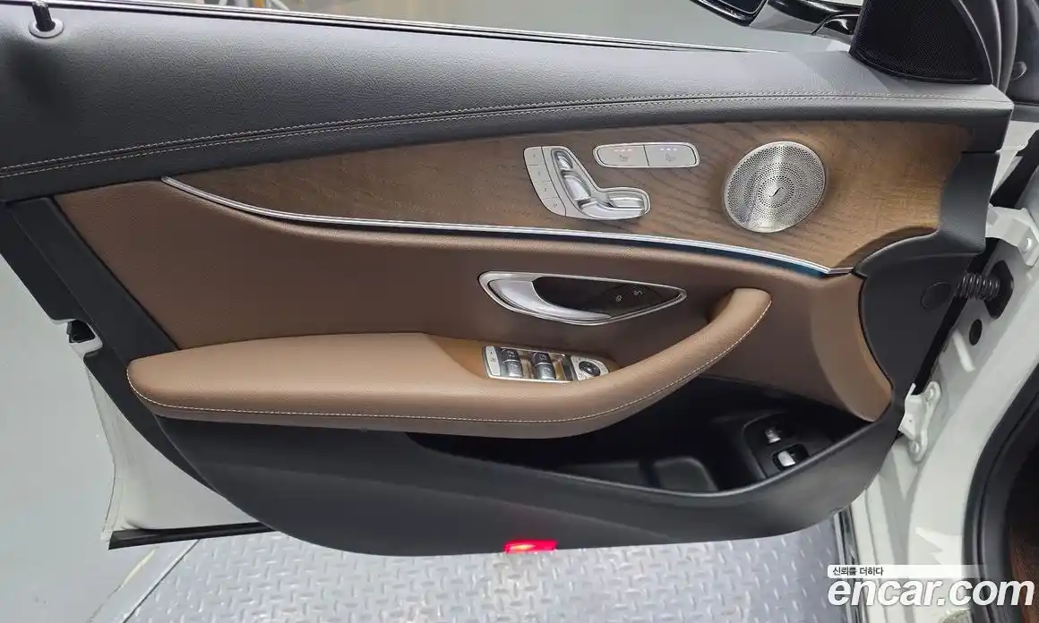 Mercedes-Benz E-Class 2021 2.0 гидро, фото 14