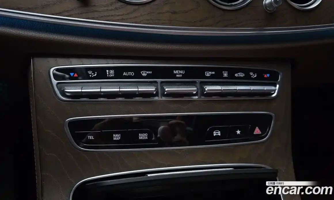 Mercedes-Benz E-Class 2021 2.0 гидро, фото 28