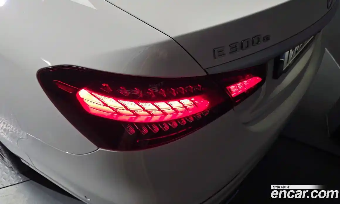Mercedes-Benz E-Class 2021 2.0 гидро, фото 9