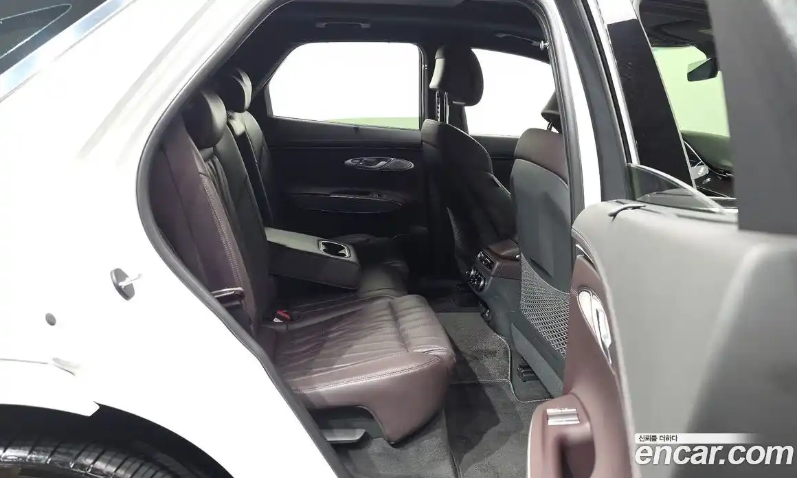 Genesis GV70 2022 2.5 гидро, фото 12