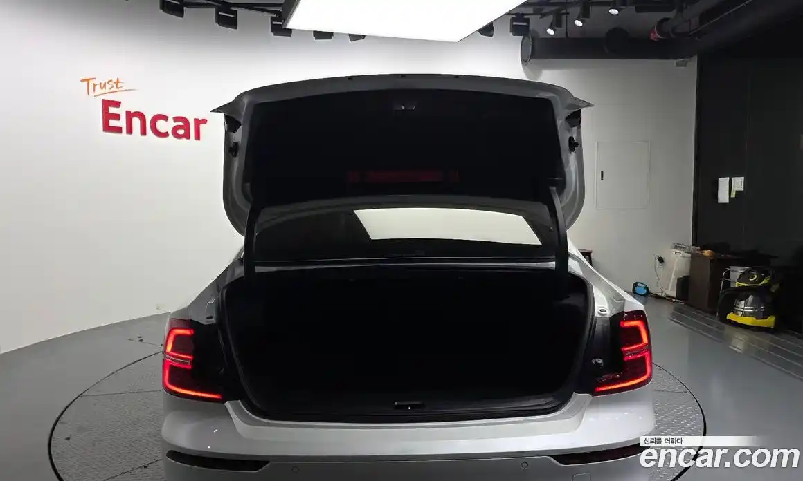 Volvo S60 2021 2.0 автомат (гидро), фото 31