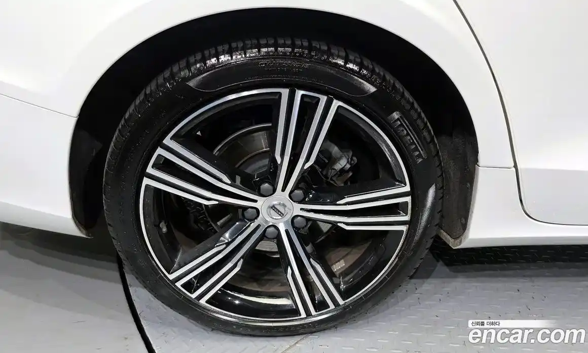 Volvo S60 2021 2.0 автомат (гидро), фото 5