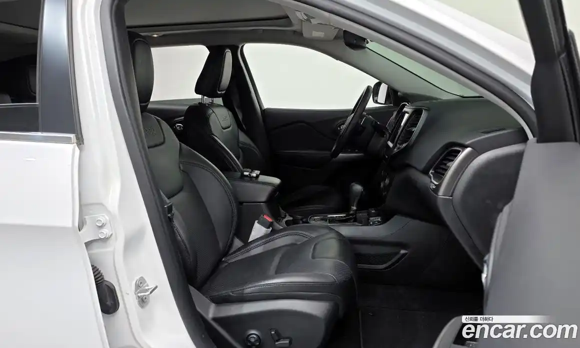 Jeep Cherokee 2019 2.4 автомат (гидро), фото 16