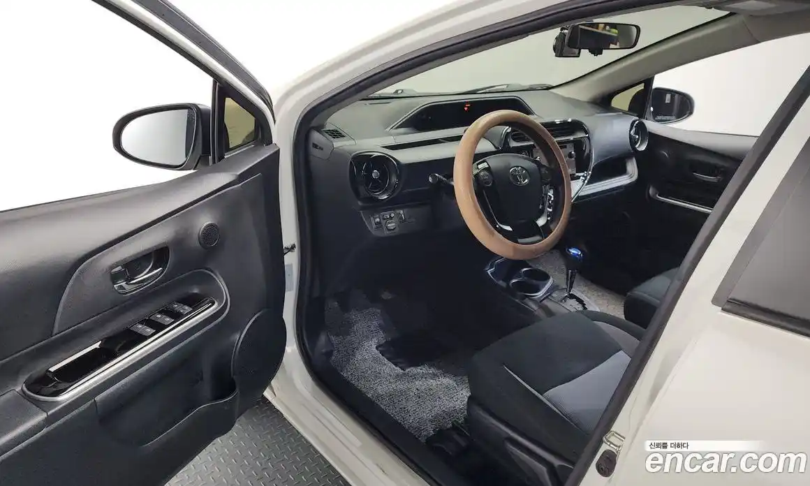 Toyota Prius 2019 1.5 гидро, фото 12