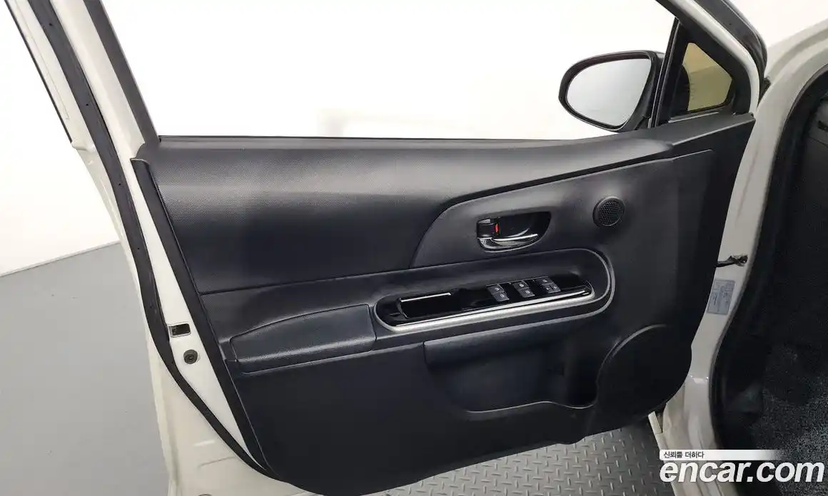 Toyota Prius 2019 1.5 гидро, фото 13