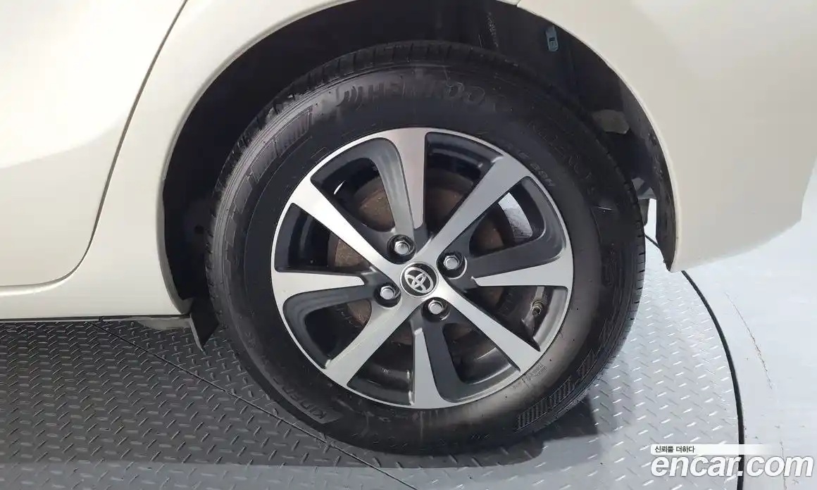Toyota Prius 2019 1.5 гидро, фото 6