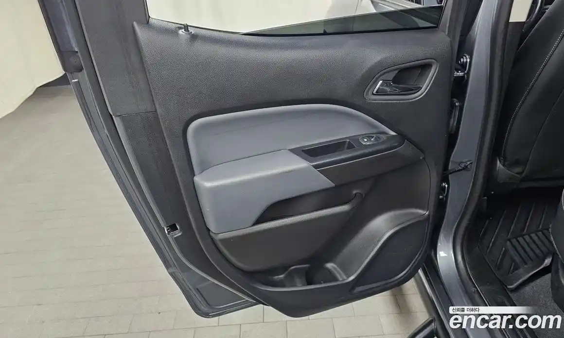 Chevrolet Colorado 2021 3.6 автомат (гидро), фото 15