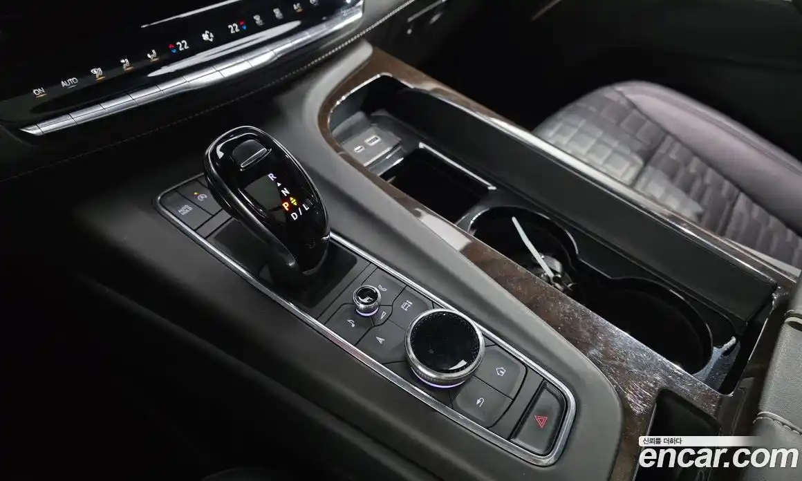 Cadillac Escalade 2023 6.2 гидро, фото 11