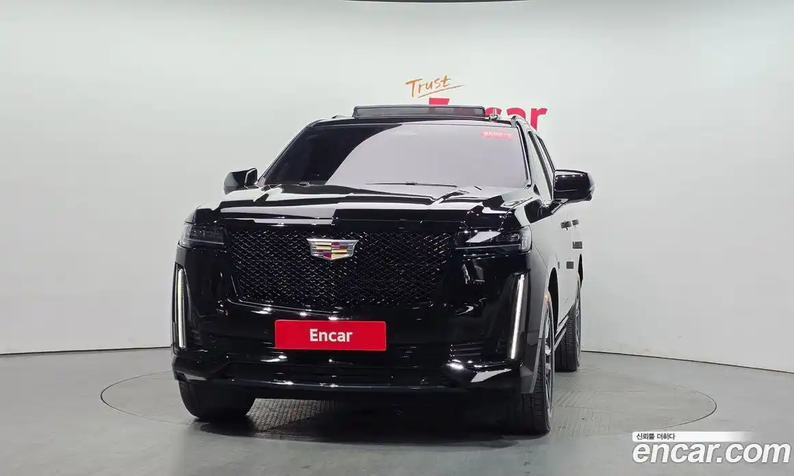 Cadillac Escalade 2023 6.2 гидро, фото 2
