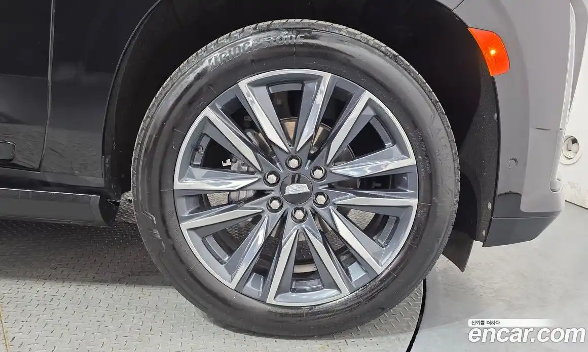 Cadillac Escalade 2023 6.2 гидро, фото 6