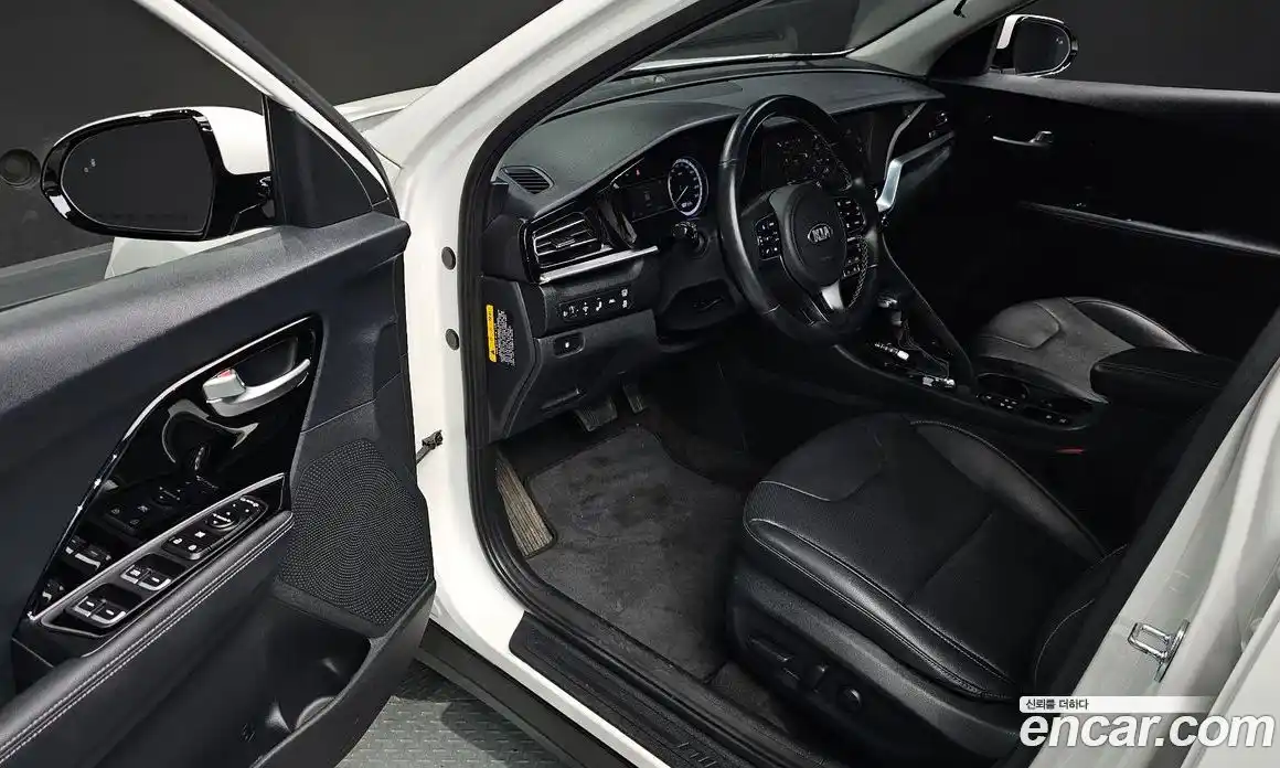 Kia Niro 2021 1.6 гидро, фото 13