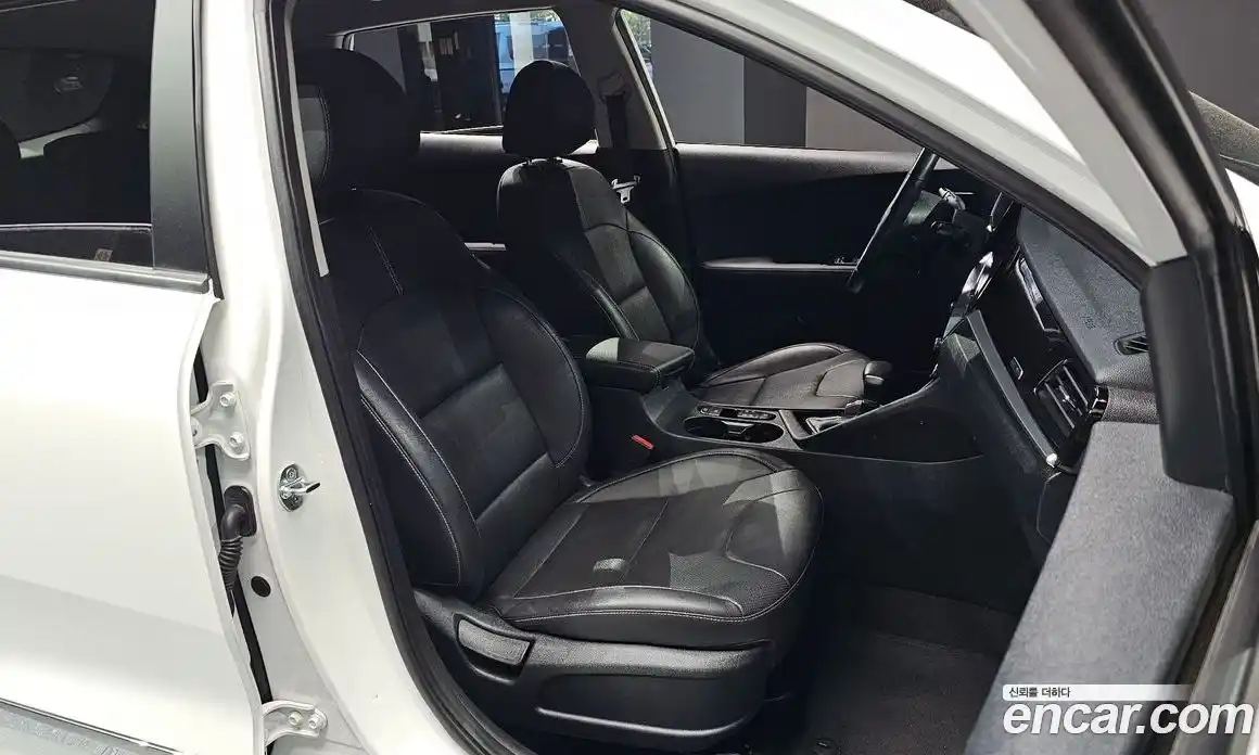 Kia Niro 2021 1.6 гидро, фото 17
