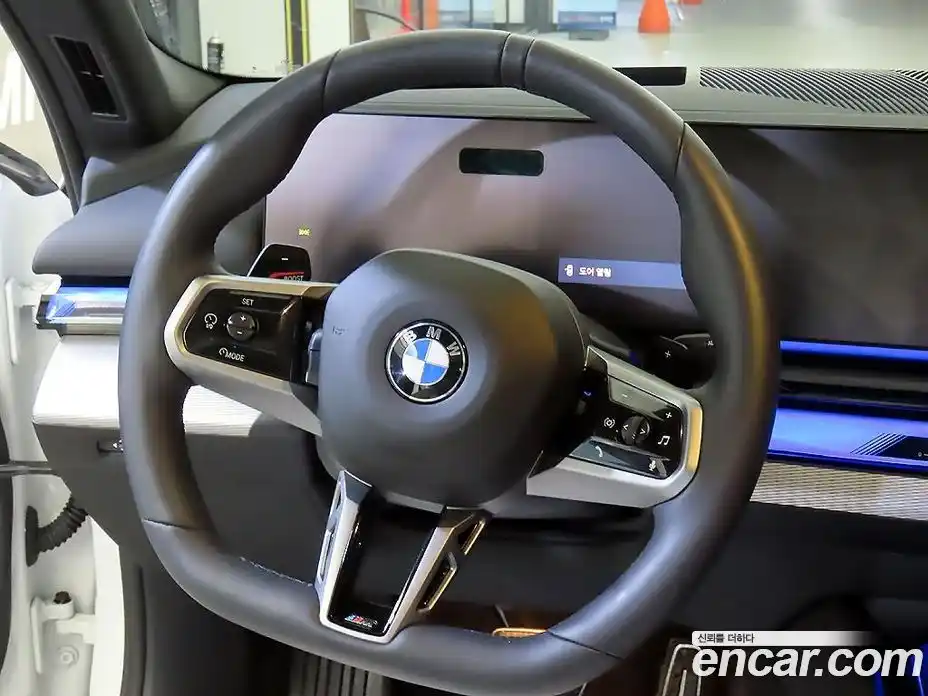 BMW 5-Series 2025 2.0 гидро, фото 12