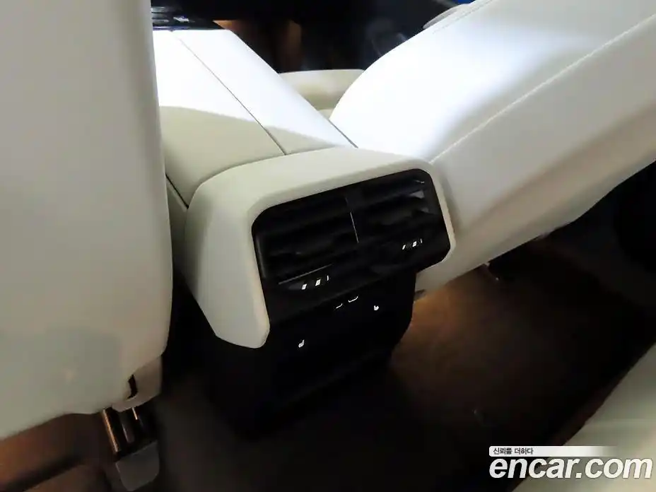 BMW 5-Series 2025 2.0 гидро, фото 15