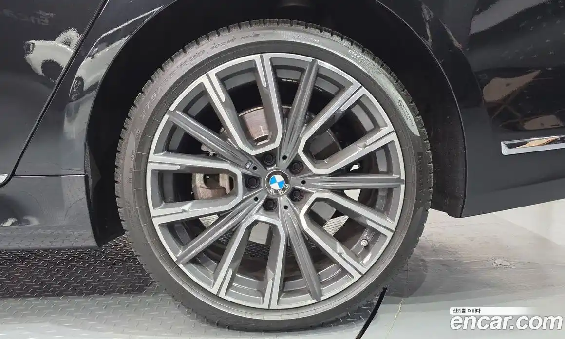 BMW 7 серия 2021 3.0 автомат (гидро), фото 7