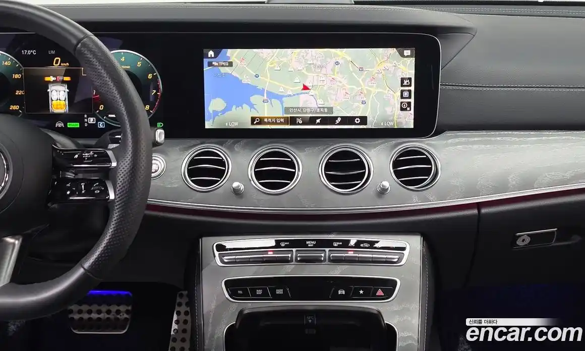Mercedes-Benz E-Class 2023 2.0 гидро, фото 19