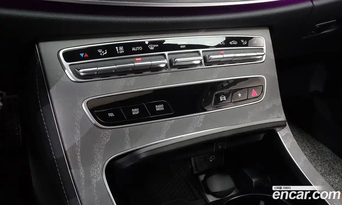 Mercedes-Benz E-Class 2023 2.0 гидро, фото 26
