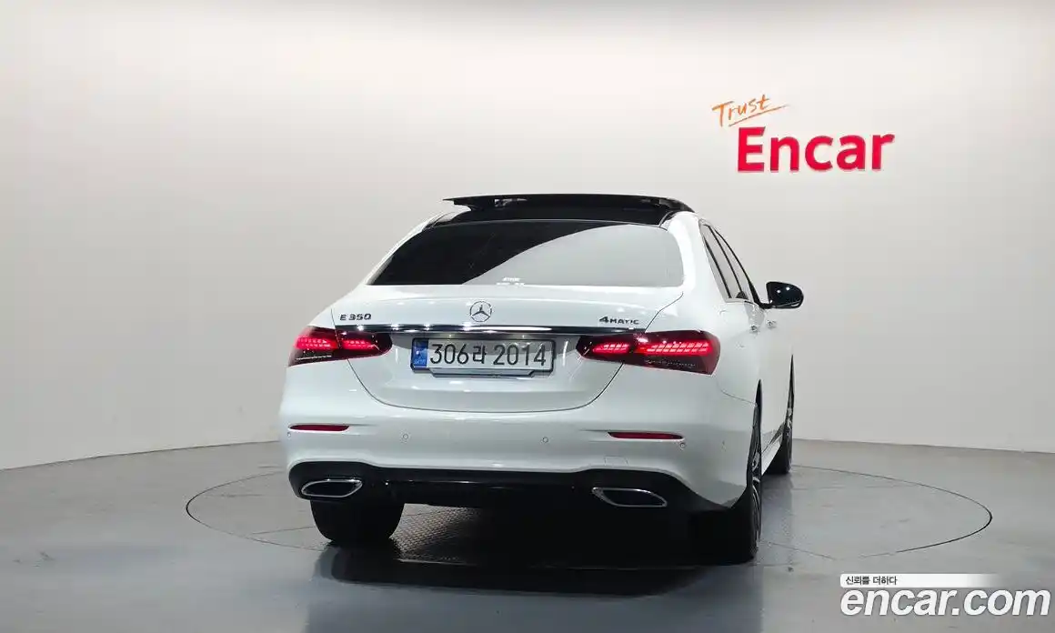 Mercedes-Benz E-Class 2023 2.0 гидро, фото 4