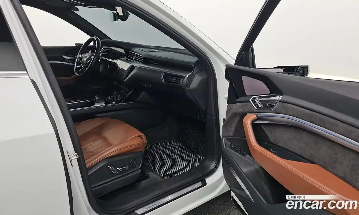 Audi e-tron 2021 0.2 автомат (гидро), фото 16
