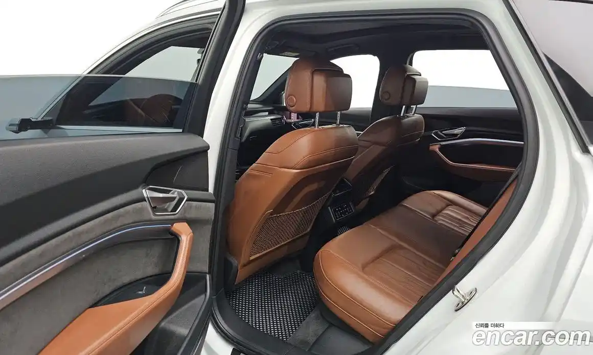 Audi e-tron 2021 0.2 автомат (гидро), фото 17