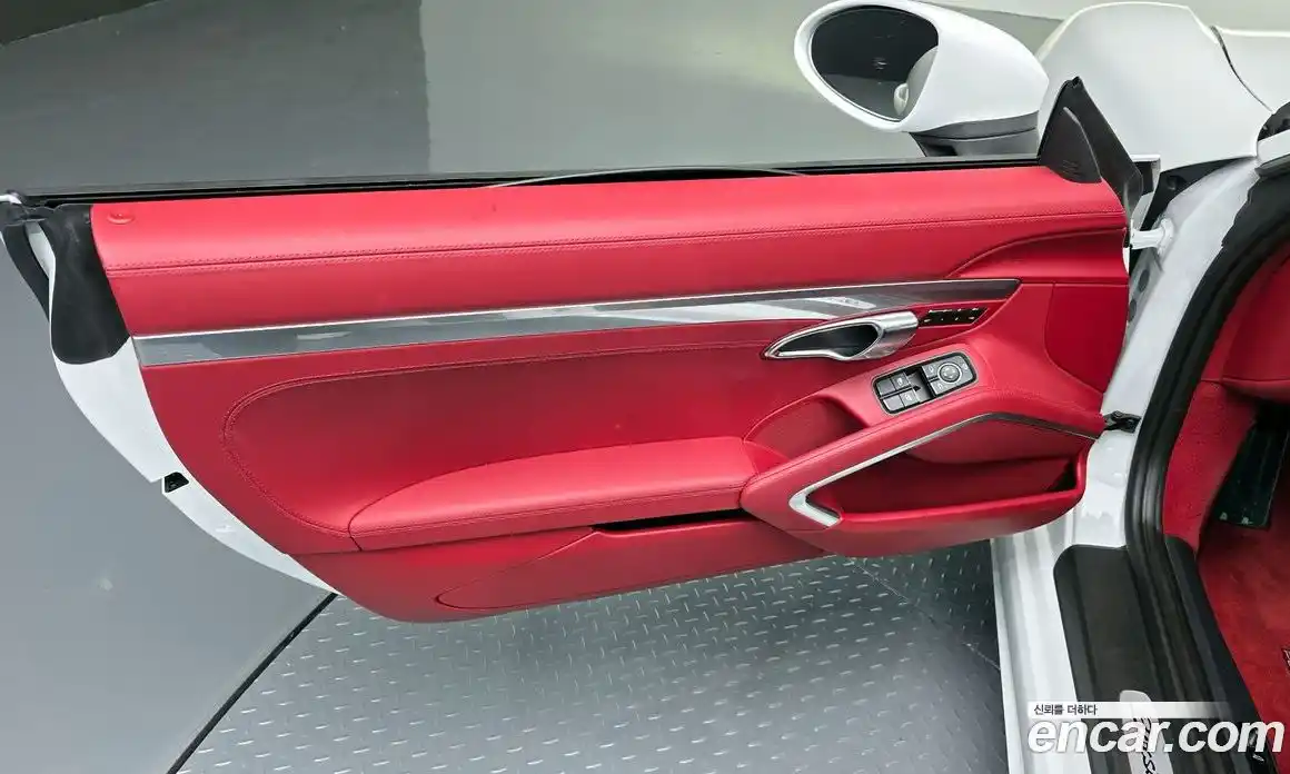 Porsche 718 2024 4.0 автомат (гидро), фото 15