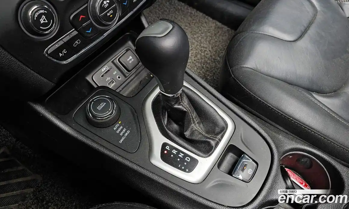 Jeep Cherokee 2018 2.4 автомат (гидро), фото 9