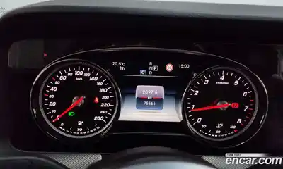 Mercedes-Benz E-Class 2018 2.0 автомат (гидро), миниатюра 11