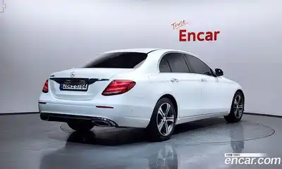 Mercedes-Benz E-Class 2018 2.0 автомат (гидро), миниатюра 2