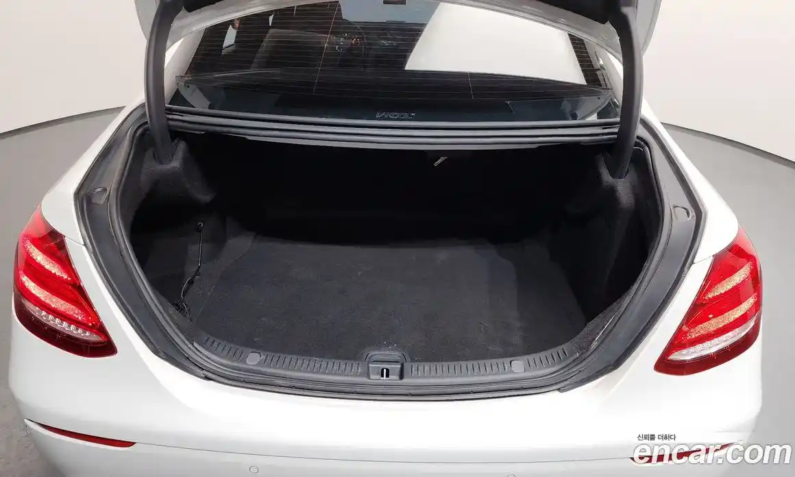 Mercedes-Benz E-Class 2018 2.0 автомат (гидро), фото 23