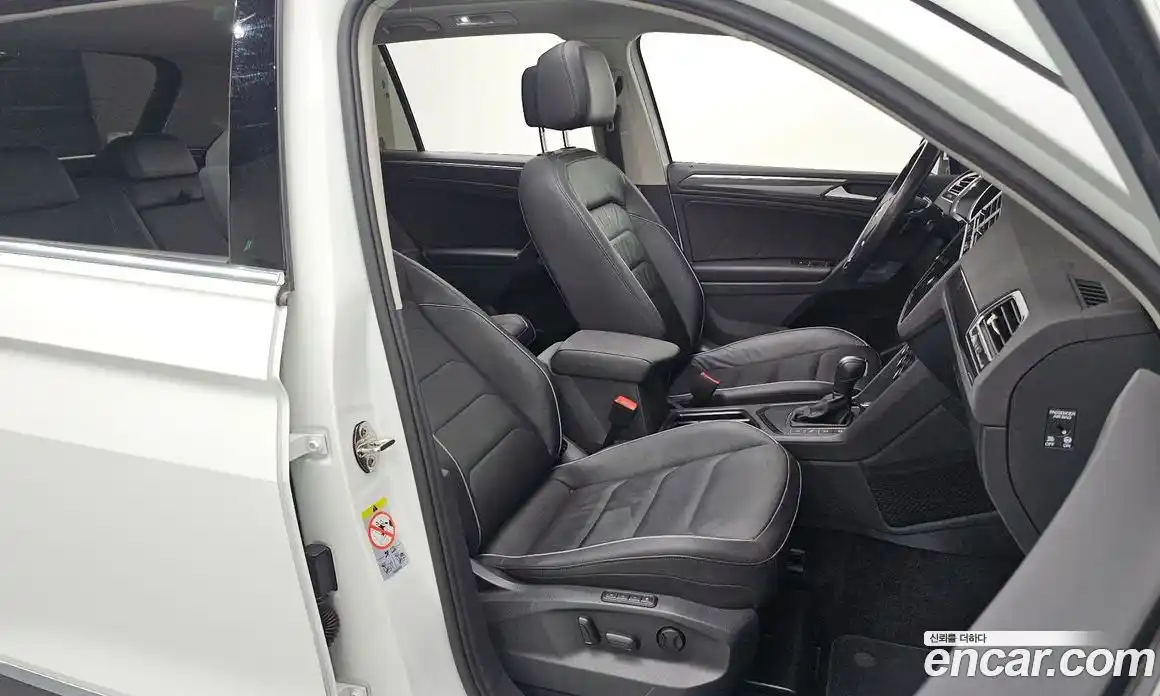 Volkswagen Tiguan 2020 2.0 автомат (гидро), фото 17