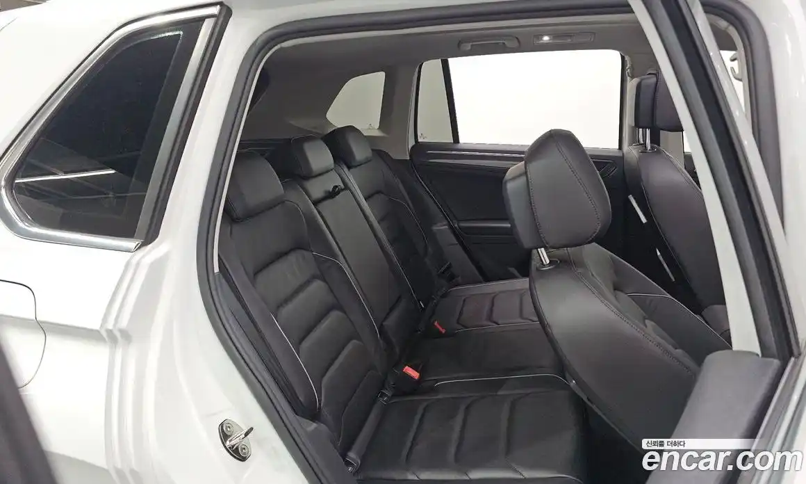 Volkswagen Tiguan 2020 2.0 автомат (гидро), фото 18