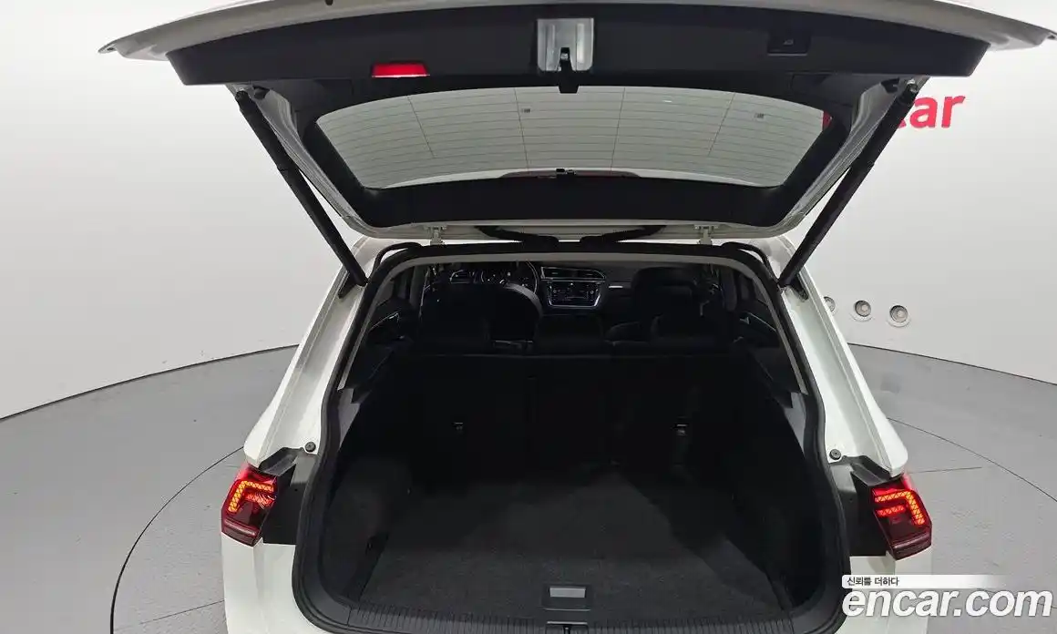Volkswagen Tiguan 2020 2.0 автомат (гидро), фото 23