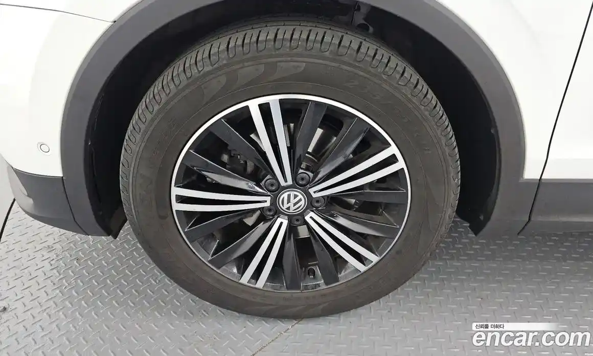 Volkswagen Tiguan 2020 2.0 автомат (гидро), фото 5