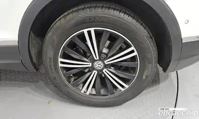 Volkswagen Tiguan 2020 2.0 автомат (гидро), миниатюра 7