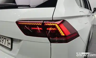 Volkswagen Tiguan 2020 2.0 автомат (гидро), миниатюра 9