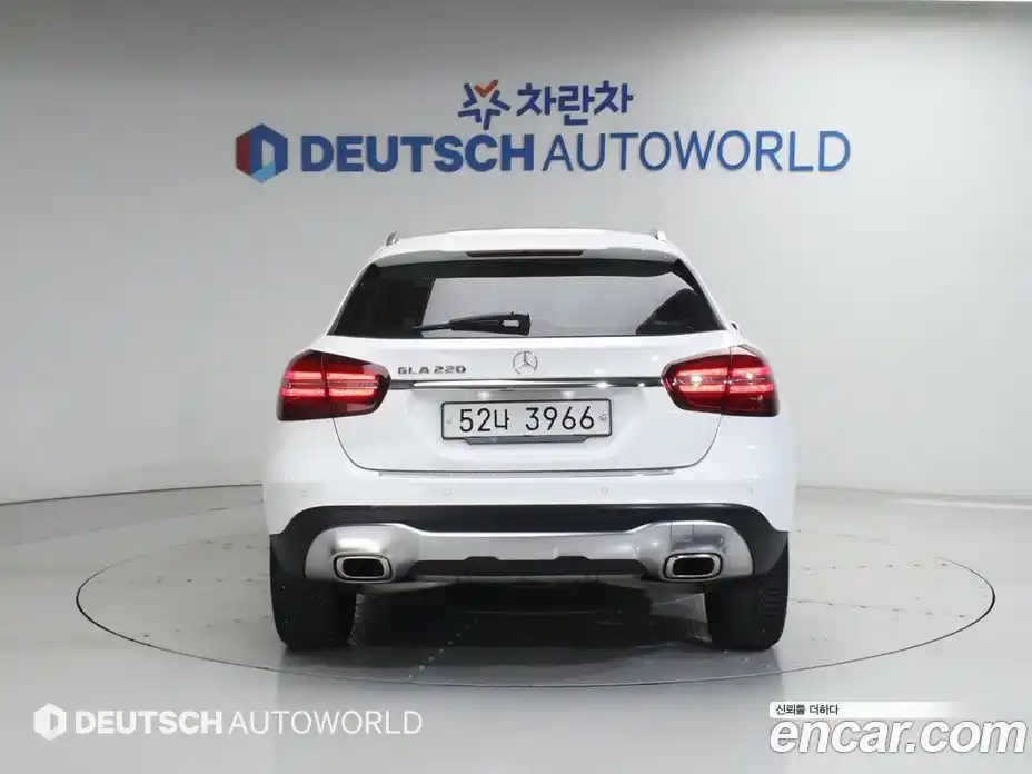 Mercedes-Benz GLA-Class 2018 2.0 гидро, фото 5