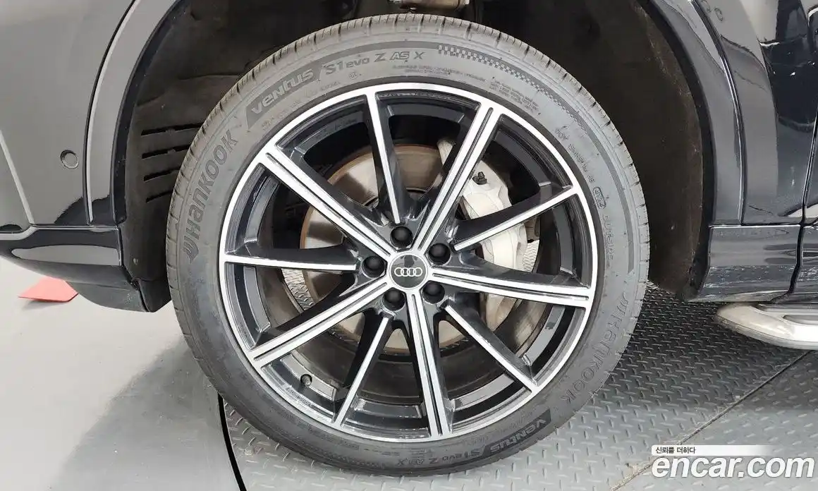 Audi Q7 2021 3.0 автомат (гидро), фото 5